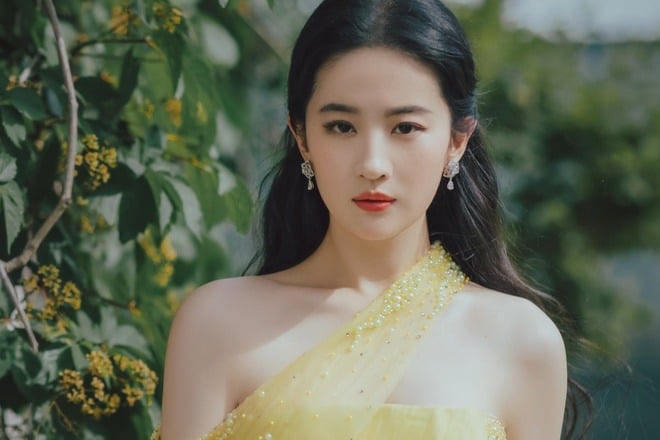 Trong nhân tướng học, trán không chỉ là phần trên cùng của khuôn mặt mà còn là biểu hiện của may mắn và “ngọn núi vượng khí” đầu tiên. 