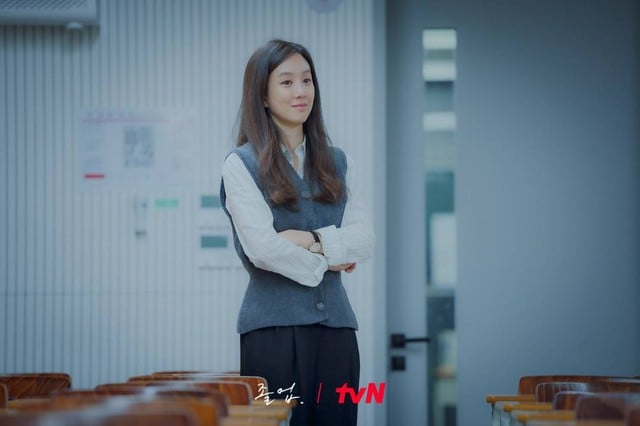 Thiết kế áo gile gọn gàng tôn dáng vô cùng.