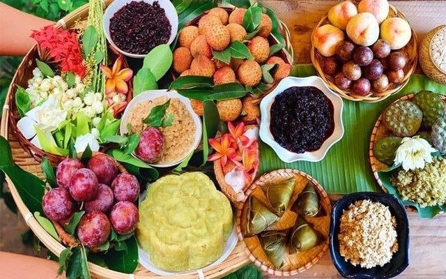 Giờ cúng Đoan Ngọ thường rơi vào buổi trưa, khoảng 11 giờ đến 13 giờ. 