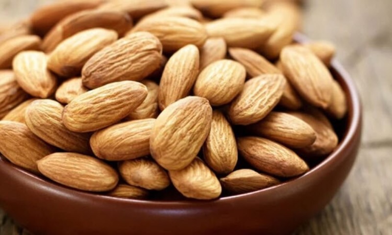 Các loại quả hạch như óc chó, hồ trăn, hạnh nhân và macca là những nguồn giàu protein và chứa nhiều chất béo không bão hòa, gồm cả axit béo không bão hòa đơn và đa