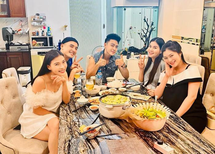 Kha Ly để bất ngờ tiết lộ việc Thuý Diễm chuẩn bị mang thai con thứ 2.