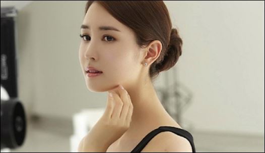Đừng bao giờ hoài niệm làm gì nữa. Việc bạn giấu chồng chỉ càng dẫn đến lục đục hôn nhân mà thôi. (ảnh minh họa)