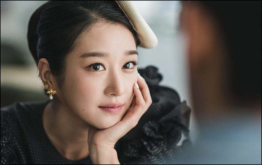  Nhưng nếu bạn phát hiện ra điều bất thường như việc chồng nhắn tin với người phụ nữ lạ thì đừng im lặng. (ảnh minh họa)