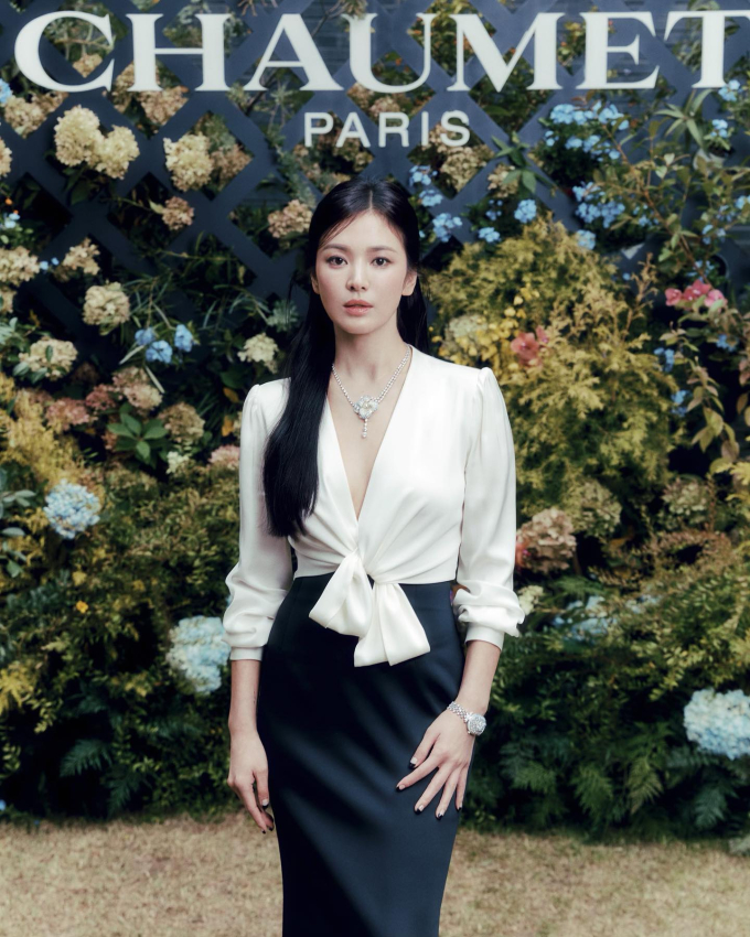 Song Hye Kyo gợi ý Link Vào SHBET88 Mới Nhất tinh tế, yêu kiều để áp dụng khi diện Shbet999 com đăng nhập lụa, đó là tóc buộc nửa.