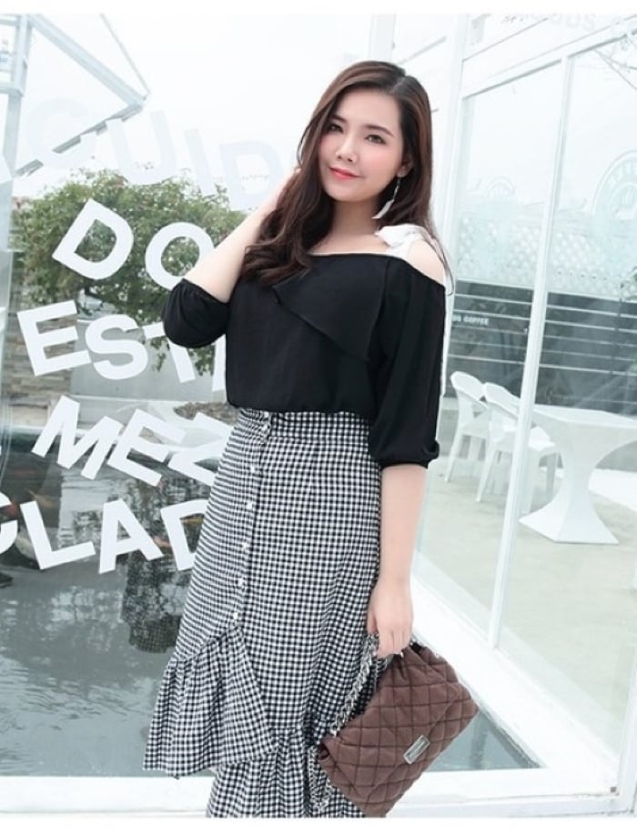 Họa tiết caro nhí cũng là một trợ thủ đắc lực giúp những cô nàng béo giấu dáng.