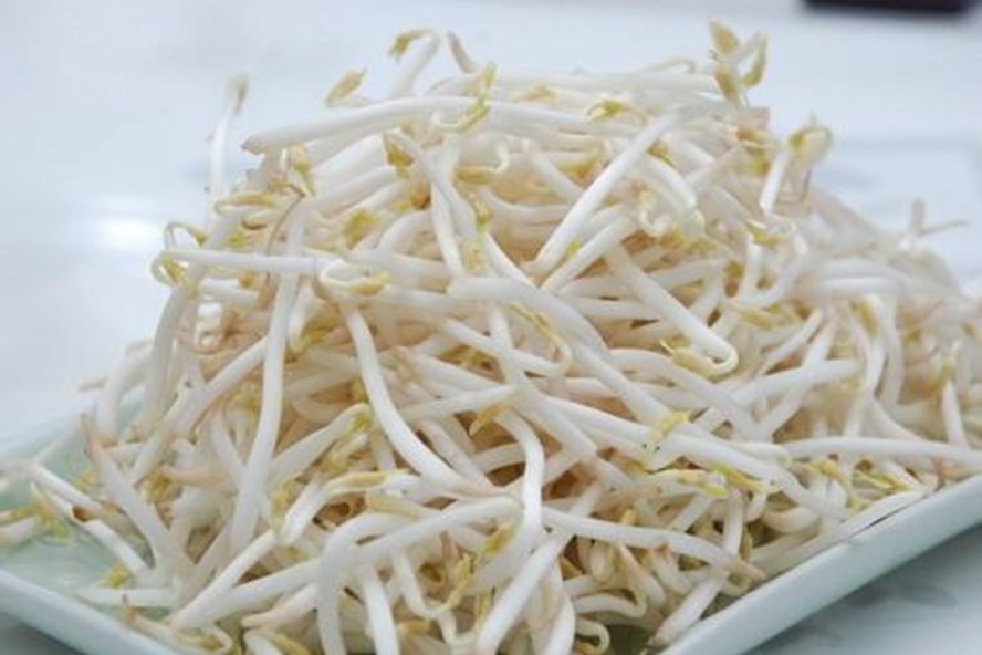Giá đỗ có nhiều tác dụng tốt cho sức khoẻ như trị táo bón, hỗ trợ giảm cân, tốt cho da…