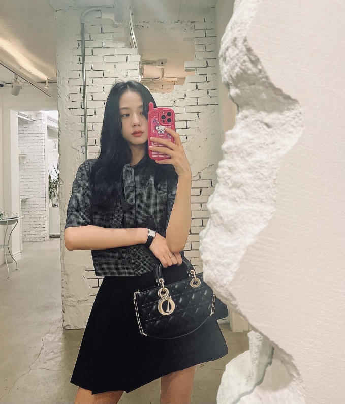 Outfit trên không chỉ giúp 