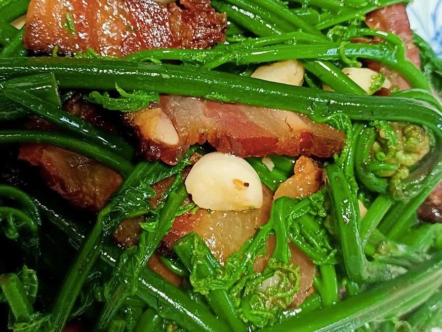 Rau Dớn Xào Tỏi    