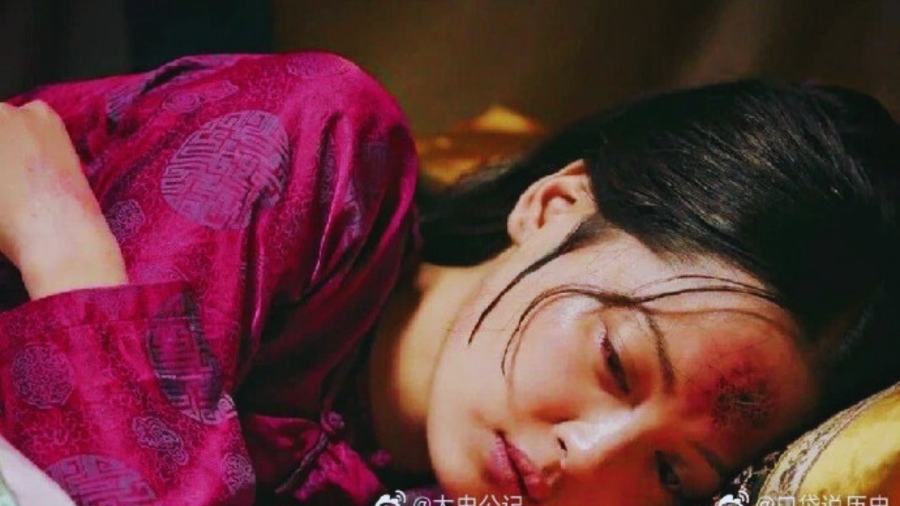 Ngủ với màu đen và trắng lộn ngược    