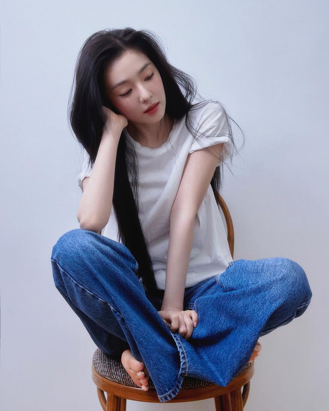 Quần bò ống rộng là dáng quần được Irene 