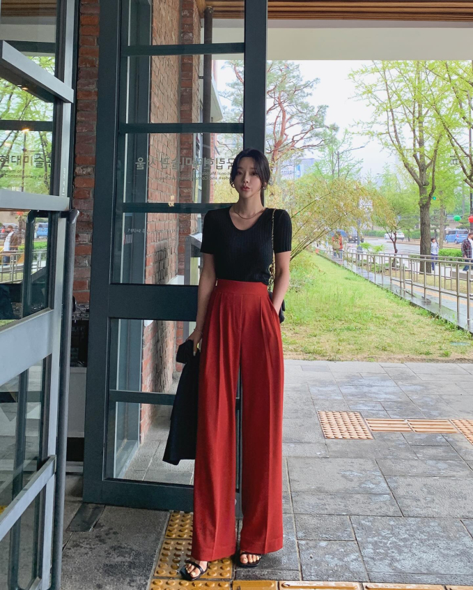 Các nàng hãy đi sandal để tổng thể Shbet999 com đăng nhập trở nên trẻ trung, phóng khoáng hơn.