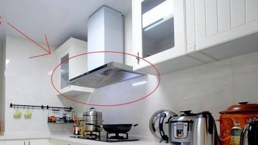 Nấu ăn xong không nên tắt ngay máy hút mùi nên để máy tiếp tục họa động khoảng 10 phút đẻ loại bỏ khói dầu bếp.