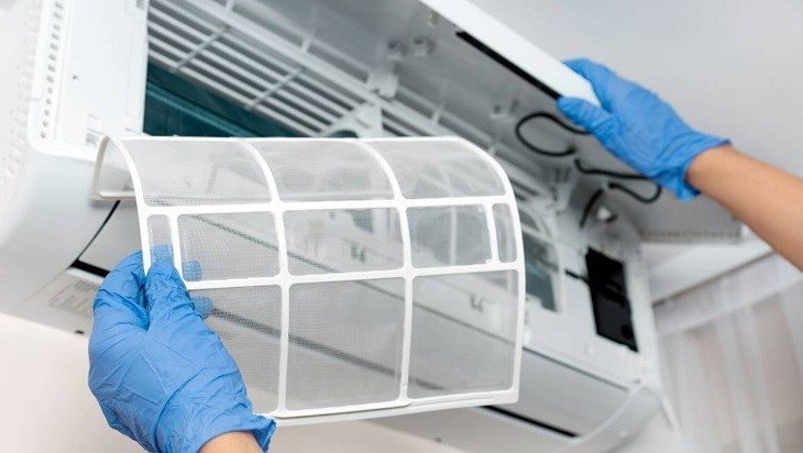 Quá trình vệ sinh lưới lọc điều hòa rất đơn giản.