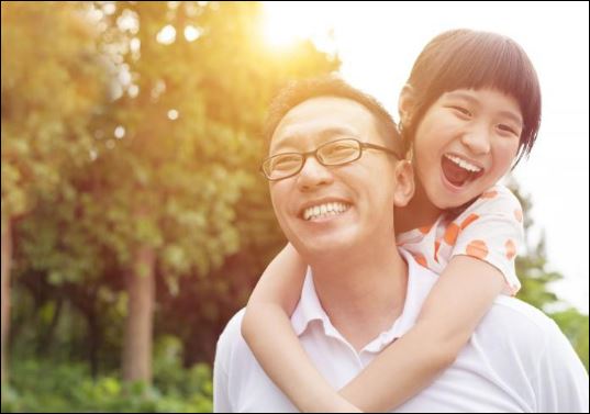 Người cha không cần giàu có, nhưng phải giỏi giáo dục con cái. (ảnh minh họa)