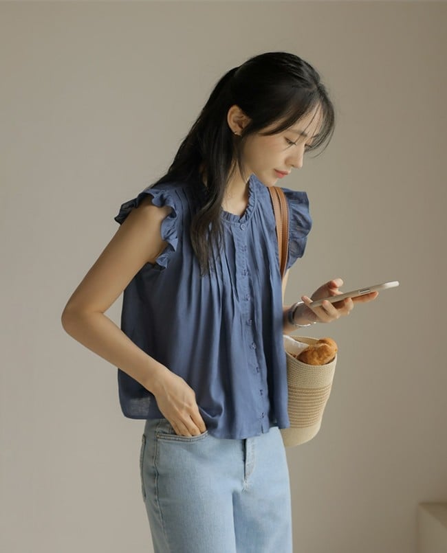 Nếu yêu thích sự thanh lịch lên hàng đầu, áo sát nách nên được liệt vào danh sách hạn chế.