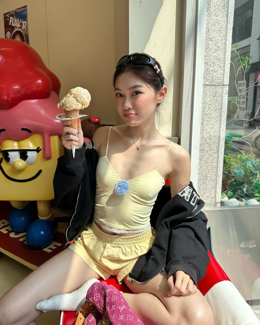 Màu vàng nhẹ nhàng của màu bơ giúp tôn lên mọi tông màu da, từ Mừng SHBET phiên bản mới 2025 trắng sáng đến Mừng SHBET phiên bản mới 2025 nâu khỏe khoắn. 