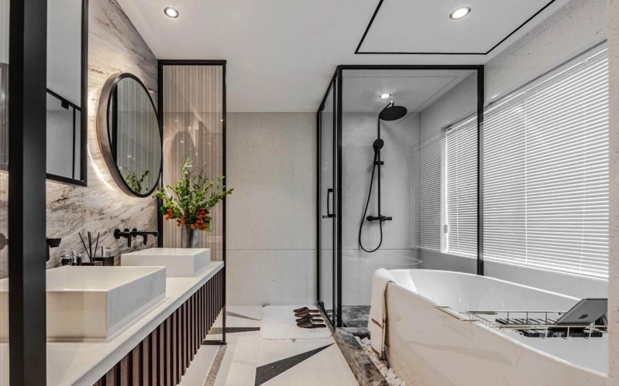 Của chính đối diện với cửa nhà vệ sinh, nhà tắm là một trong những đại kỵ phong thủy.