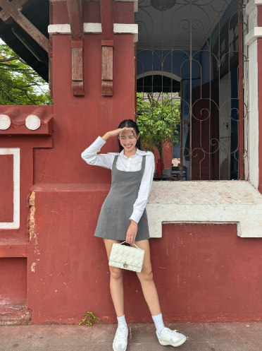 Thùy Tiên ưu tiên những thiết kế Shbet999 com đăng nhập tinh giản, mang tông màu trung tính làm chủ đạo.