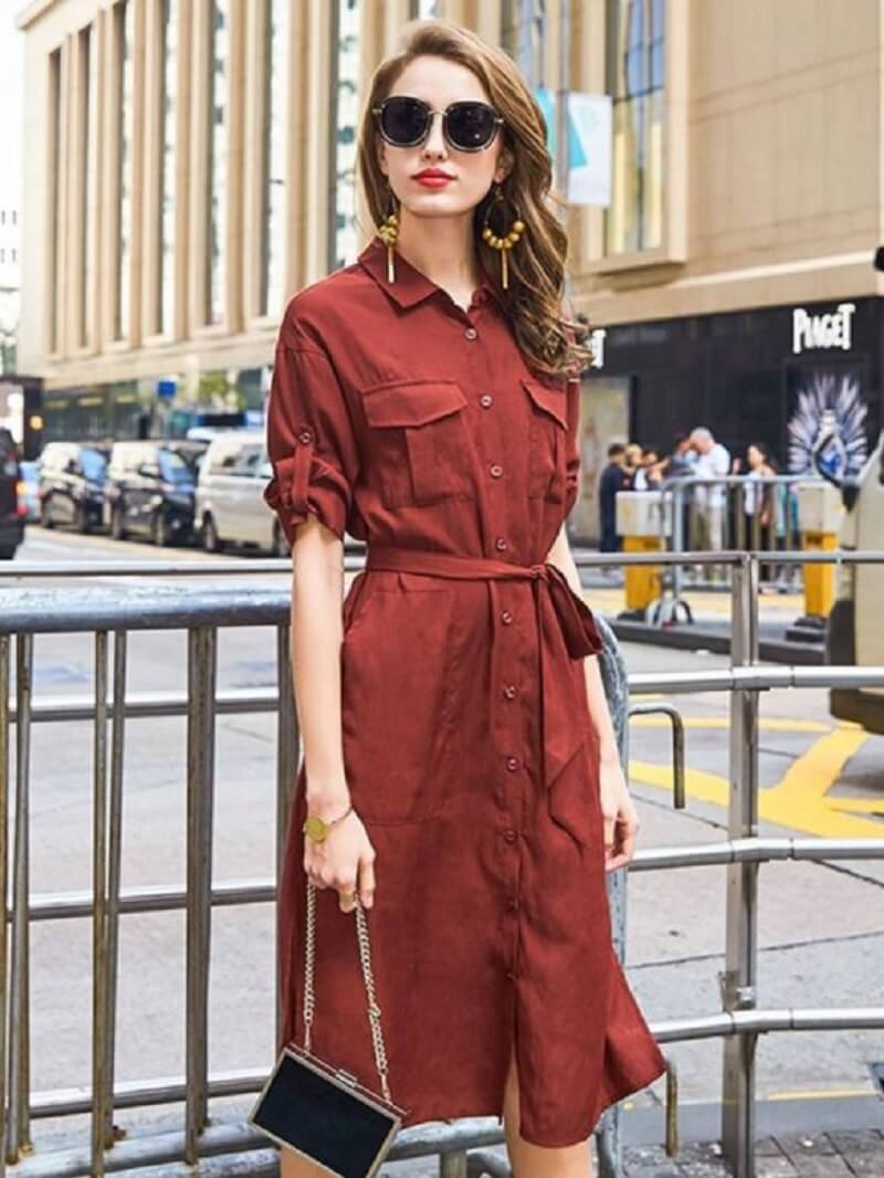 Các mẫu đầm sơ mi hoặc đầm dáng suông sẽ tạo cảm giác che phủ vòng hai một cách tự nhiên.