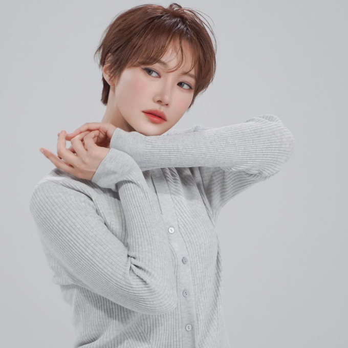 Các Link Vào SHBET88 Mới Nhất ngắn của Go Jun Hee đều chuẩn mốt, giúp vẻ ngoài trở nên trẻ trung hơn mà vẫn có sự sang trọng.     