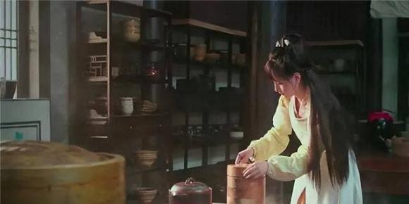 Vào cửa thấy bếp    
