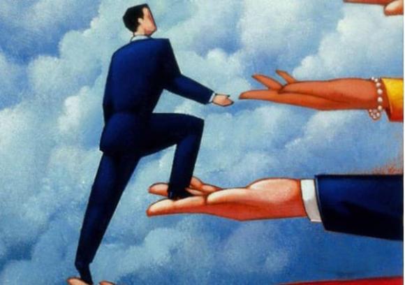 Khi chúng ta nói chuyện với ai đó mà thường xuyên gật đầu thì cũng cho thấy chúng ta tích cực lắng nghe (ảnh minh họa)