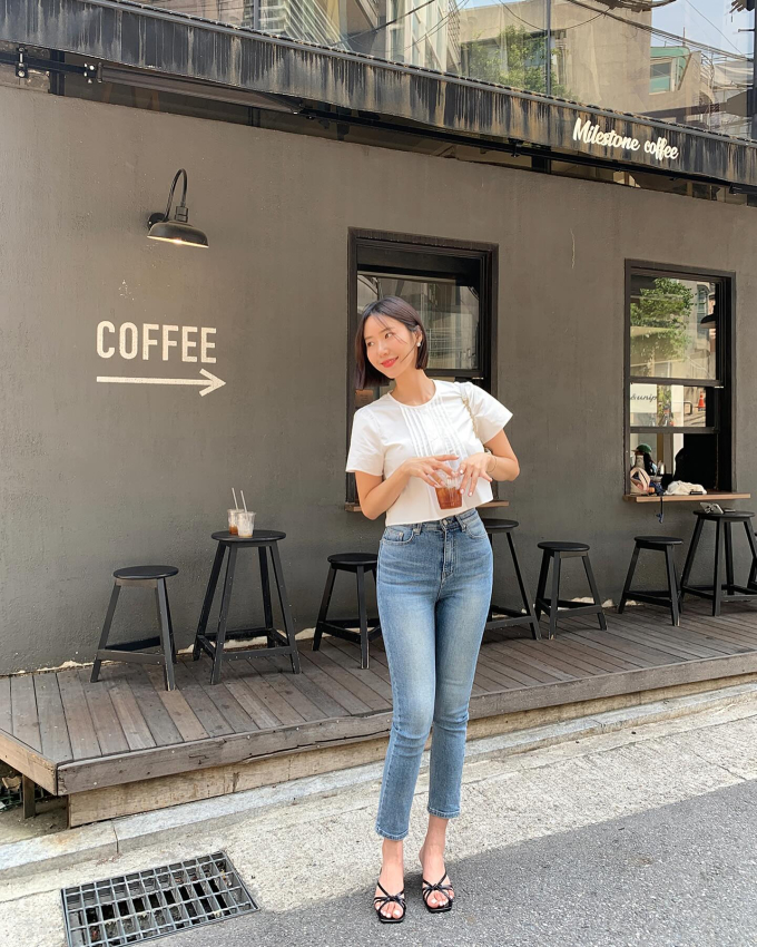 Đôi sandal quai mảnh 