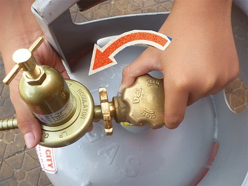 Việc khóa van bình gas kết hợp với tắt bếp nên được thực hiện trong những khoảng thời gian Shbet111 slot, casino, thể thao, xổ số không có nhu cầu sử dụng bếp