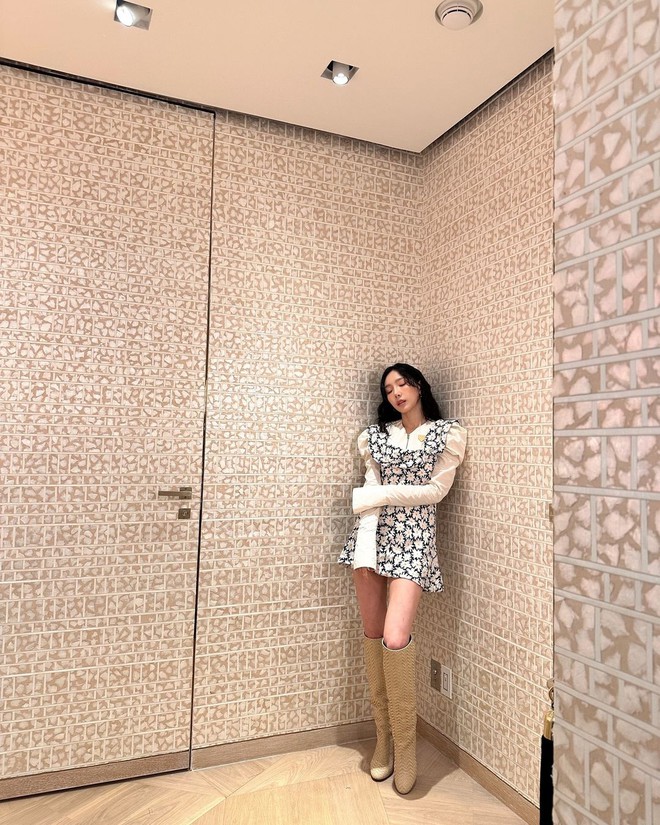 Taeyeon có tỷ lệ Sh88bet đăng ký miễn phí cân đối nên mỗi khi mặc váy liền, cô nàng đều xinh như búp bê.