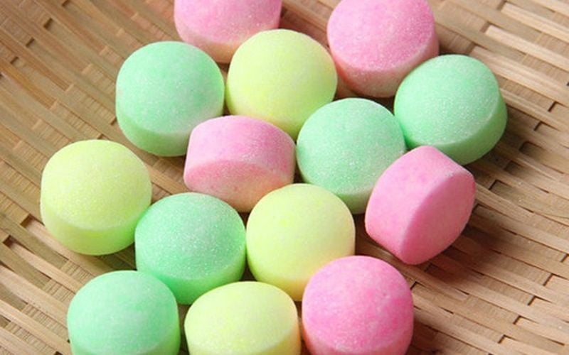 Sử dụng long não để đuổi ruồi    