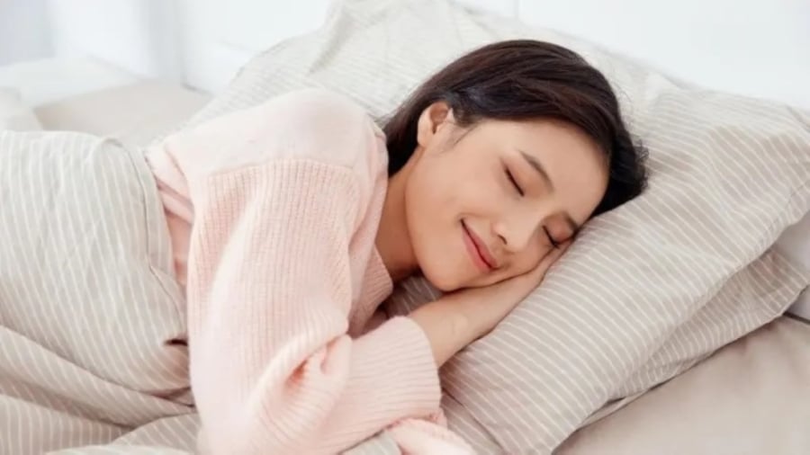 Đi bộ nhẹ nhàng vào mỗi buổi tối không chỉ giúp cải thiện chất lượng giấc ngủ