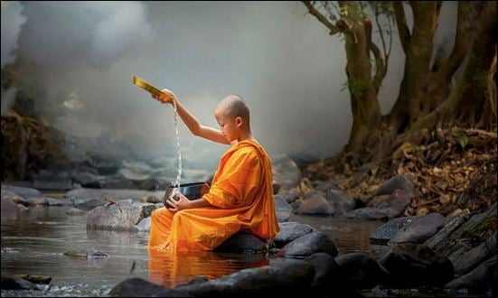 Vậy nên bạn đừng ngủ quên trong chiến thắng, với quá khứ đau khổ nên học cách làm lành với nó. (ảnh minh họa)