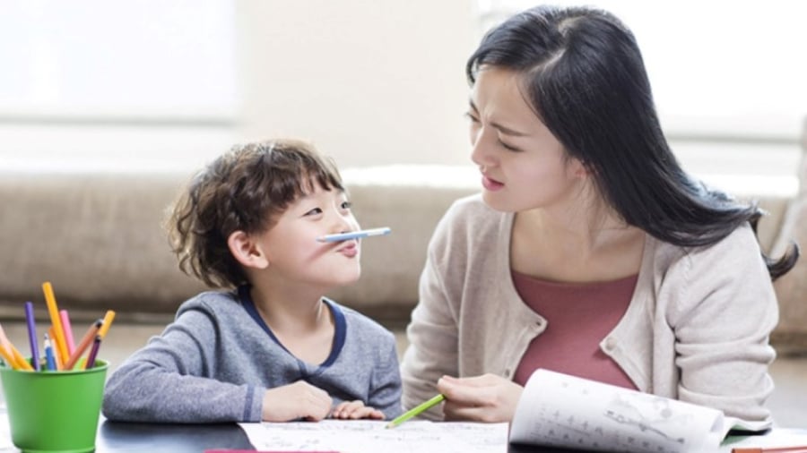 Trẻ thiếu ngủ lâu ngày, bỏ qua bữa sáng và không tập thể dục là những nguyên nhân chính khiến trẻ càng lớn học đâu quên đó. (Ảnh minh họa)