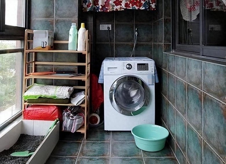  Ban công thường tiếp xúc trực tiếp với thời tiết bên ngoài, gây tăng độ ẩm và mối nguy hiểm mốc.
