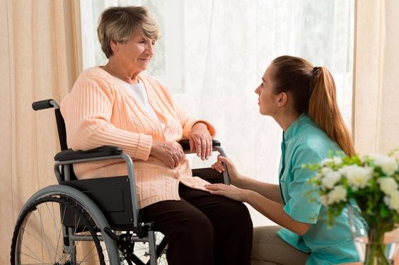 Truyền thống văn hóa luôn khuyến khích sự tôn trọng đối với người già và yêu thương trẻ nhỏ.