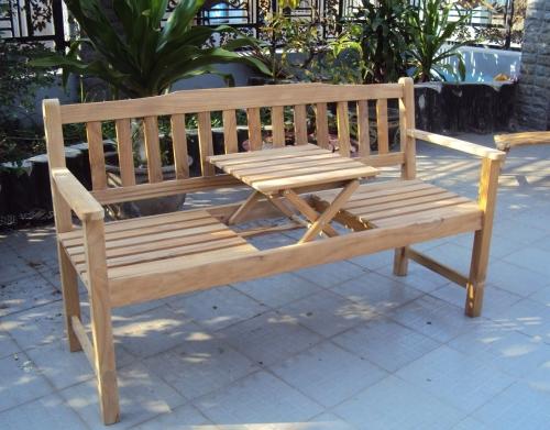 Phơi các vật dụng dưới nắng mặt trời    