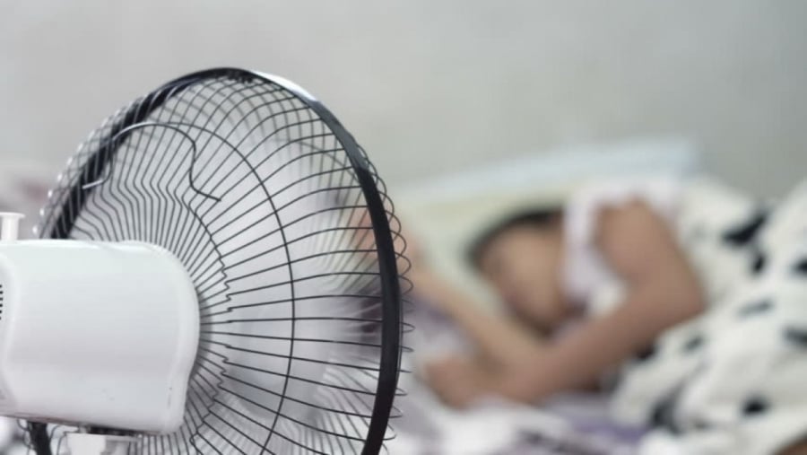 Một tài khoản YouTube đã tiến hành thí nghiệm đo lường bằng thiết bị chuyên dụng để xác định một cách cụ thể và chi tiết nhất mức điện năng mà quạt máy tiêu thụ.    
