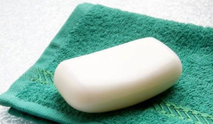 Chỉ với 1 cục xà phòng tắm bạn có thể xử lí 8 điều này 