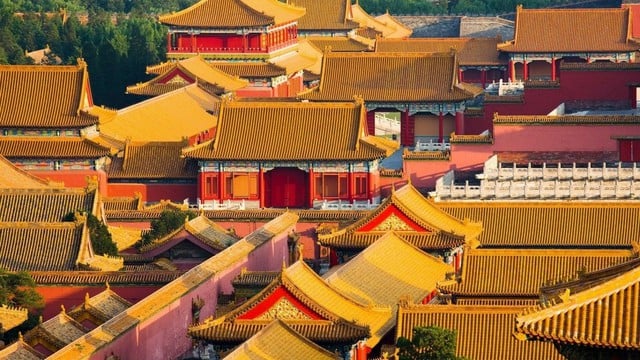 Một trong những bí ẩn hấp dẫn du khách khi đến Tử Cấm Thành là việc mái ngói nơi đây luôn sạch sẽ, hầu như không bao giờ thấy phân chim
