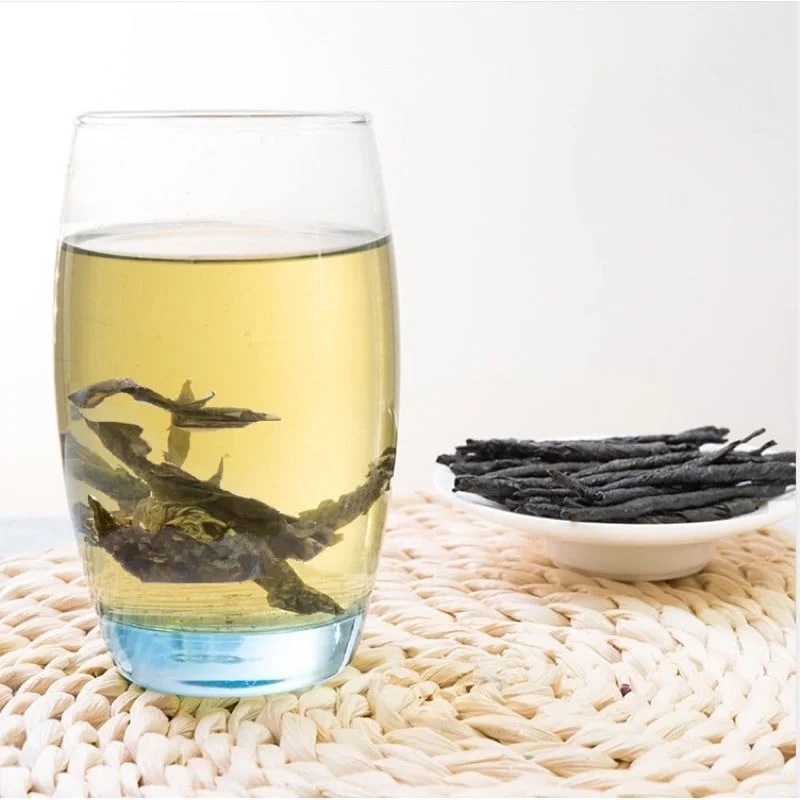 Với khả năng tăng cường trao đổi chất và kích thích hệ tiêu hóa, lá chè đắng còn giúp kiểm soát cân nặng một cách hiệu quả