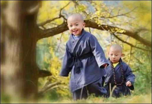 Nhiều khi những lời mắng mỏ, phê bình của cha mẹ có thể làm con tổn thương. (ảnh minh họa)