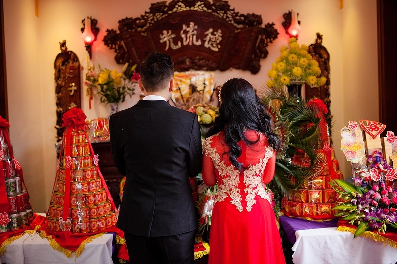 Đám cưới tháng cô hồn