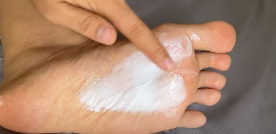 Kem đánh răng vừa có tác dụng loại bỏ mùi hôi vừa ngăn chặn vi khuẩn phát triển.