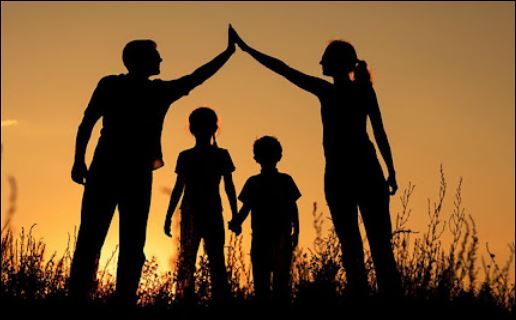 Khi nói đến việc đối xử thì hãy cố gắng ăn nói khôn khéo. (ảnh minh họa)