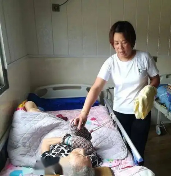 . Khi về già họ đều mong con sẽ hiếu thảo vơi mình. (ảnh minh họa)