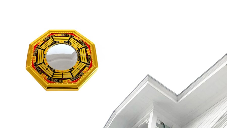 Gương bát quái treo trước cửa nhà đẩy khí xấu hút khí tốt