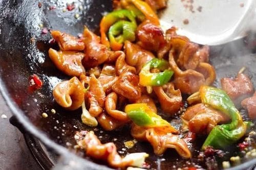 Lòng lợn là một Shbet0099 cá cược trực tuyến được nhiều người ưa thích, tuy nhiên, nó cũng tiềm ẩn những nguy cơ đối với sức khỏe mà thường bị bỏ qua.    