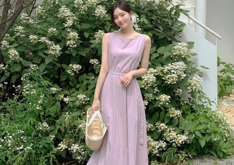 Váy màu pastel có nét dịu dàng, tinh tế, đặc biệt vóc dáng của chị em trông sẽ cao ráo