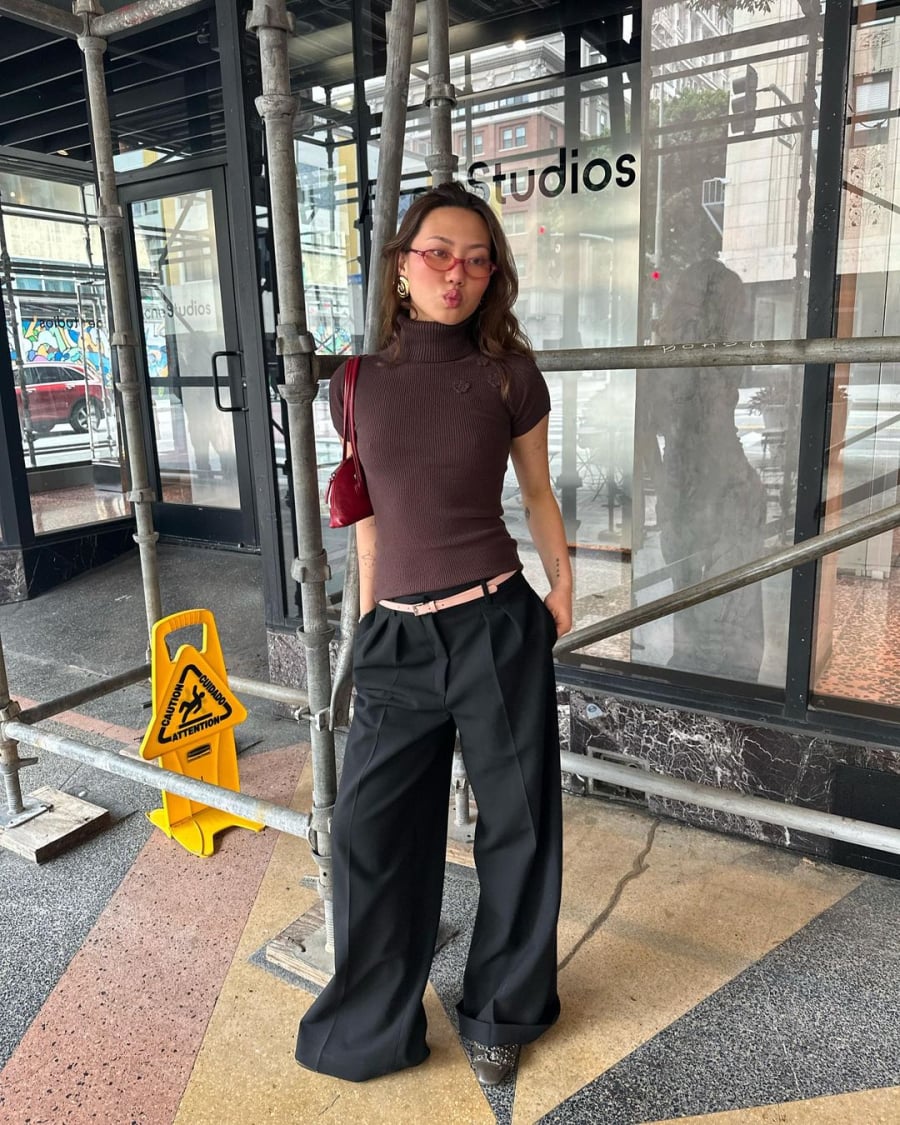 Xu hướng thời trang “Corp-core” đã trở thành phong cách thời trang streetwear hiện đại.
