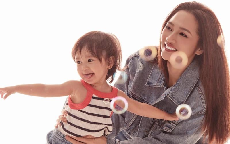 Bảo Anh hạnh phúc khi có sự xuất hiện của con gái trong cuộc đời.  
